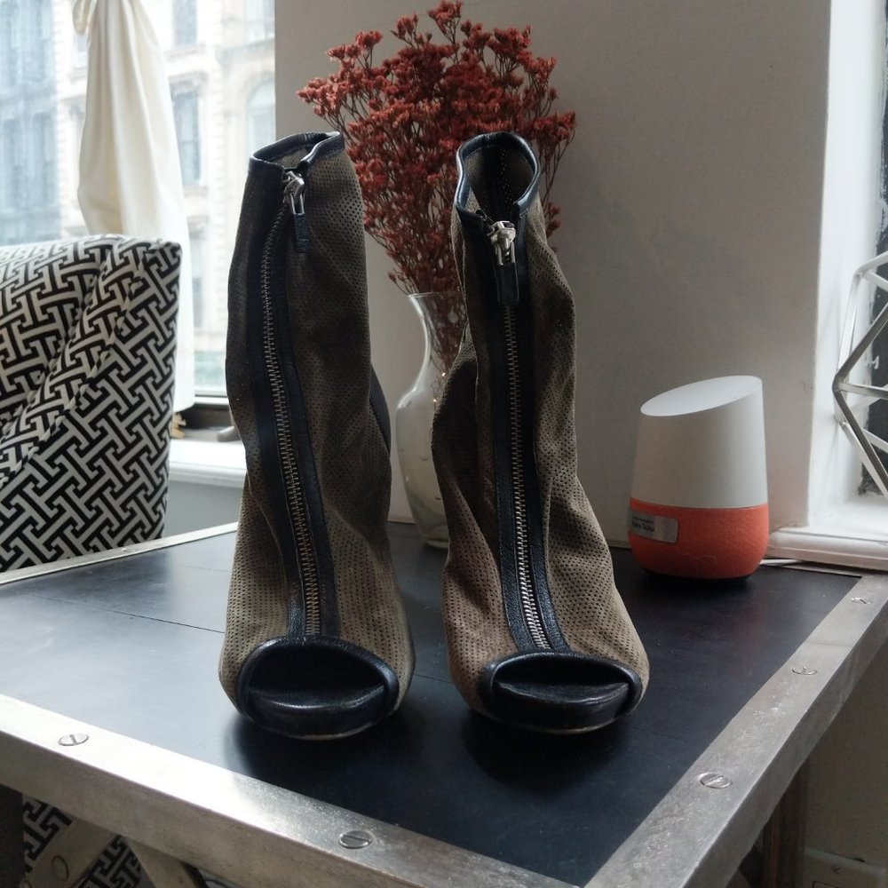 Cute Kathryn Amberleigh Booties ! View 5